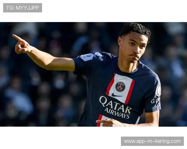 巴黎准备清洗三名前锋,重建锋线结构:未来战略的深度剖析 巴黎准备清洗三名前锋,重建锋线结构:未来战略的深度剖析